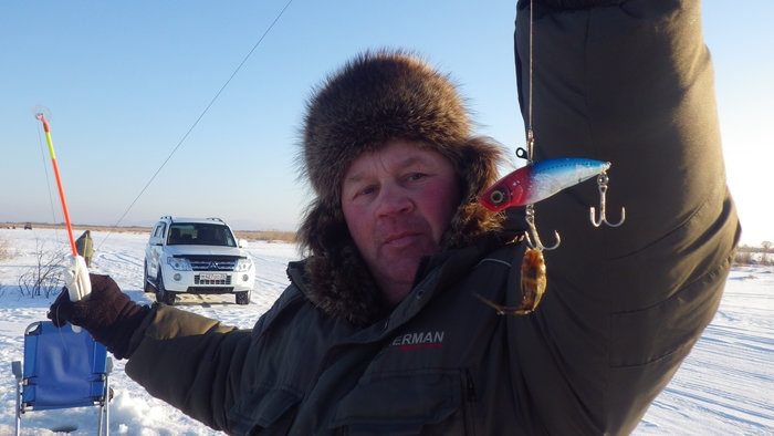 IMGP2544.jpg (1.89 МБ) 27384 просмотра даже такая касатка прилипла к юзурику
